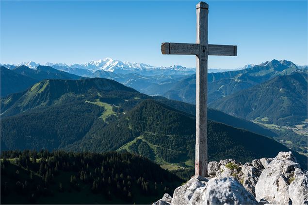 Vue sur le Mont-Blanc depuis le sommet - Yvan Tisseyre / OT Vallée d'Aulps