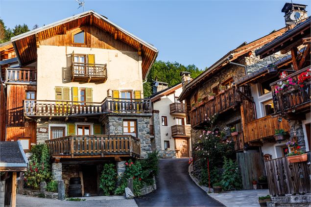 R12 - LA TRAIE PAR LES GRANDES ARCOSSES_Méribel - Sylvain Aymoz - Méribel Tourisme