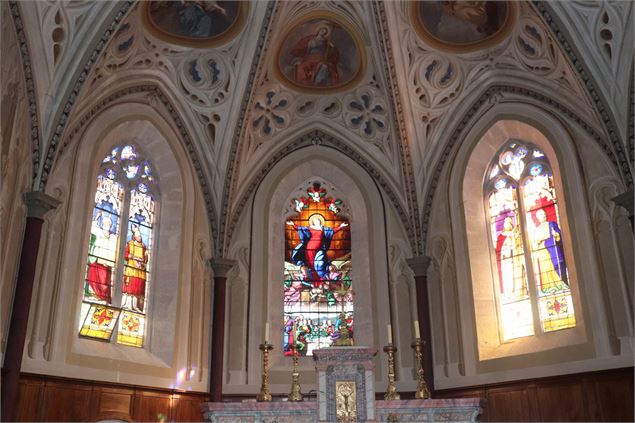 Autel et vitraux Eglise des Carmes Pont de Beauvoisin Savoie - L. Martin