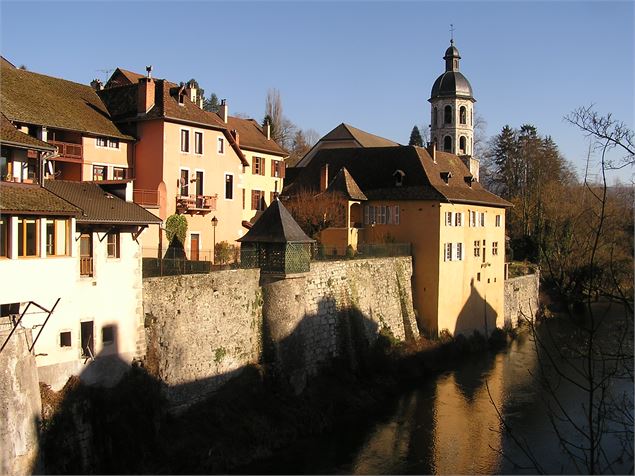 Eglise des Carmes au soleil couchant Pont de Beauvoisin Savoie - L. Martin