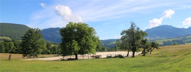 - Centre équestre des bauges