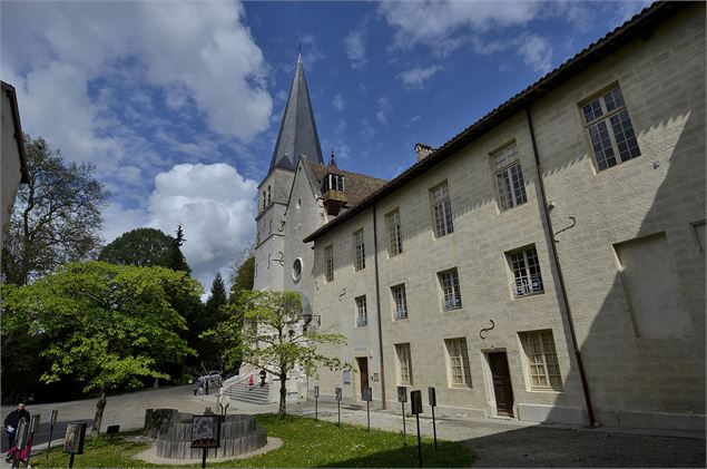 - Bertrand Pichène