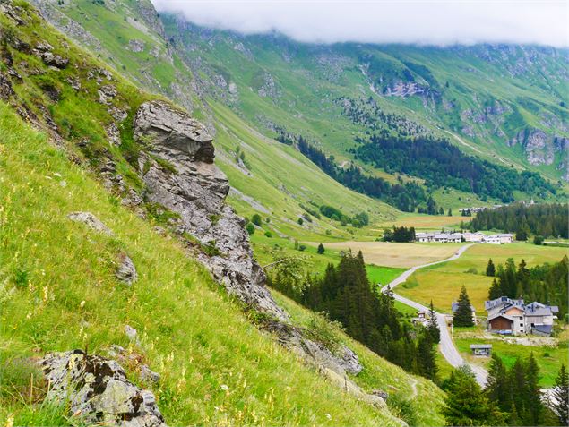 Vue depuis le chemin vers Champagny-le-Haut - G. Kiener