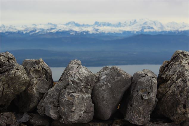 Mur de pierre - vue Mont Blanc - OT Divonne