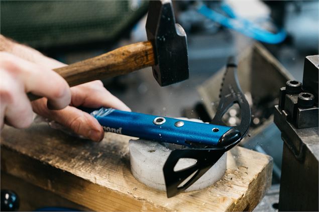 Montage du piolet - Simond