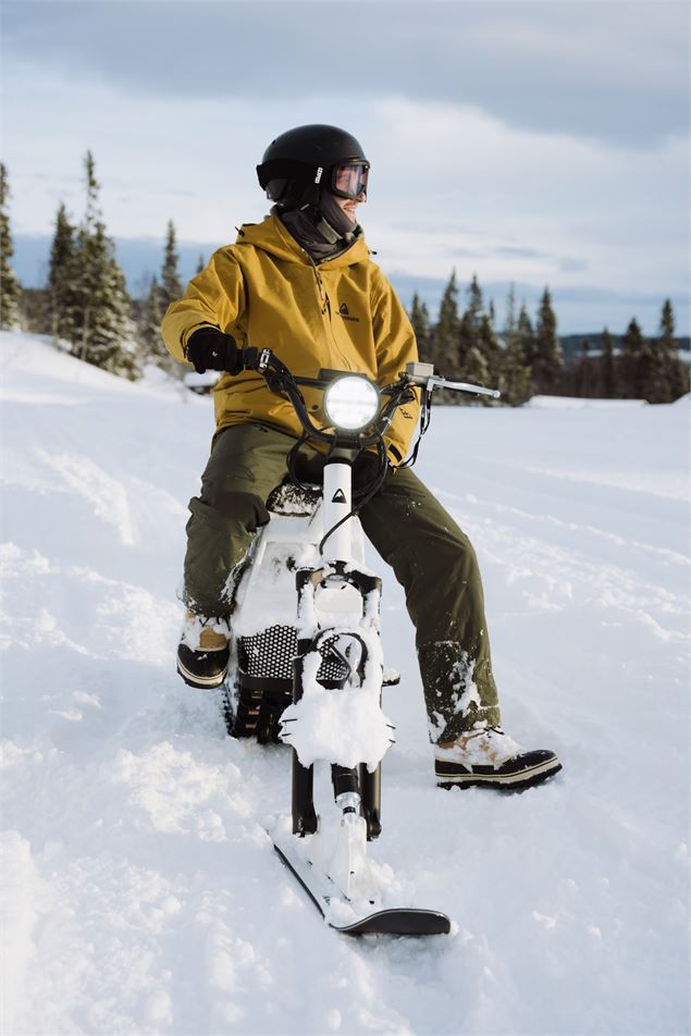 Personne sur un moonbike - R.Tracq