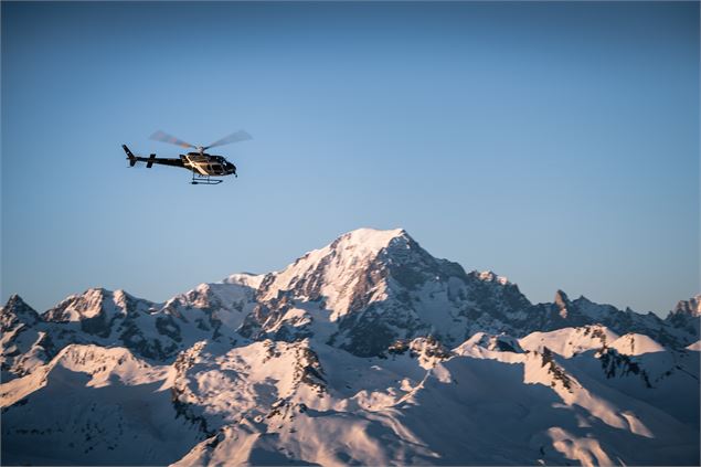 - Mont blanc hélicoptère