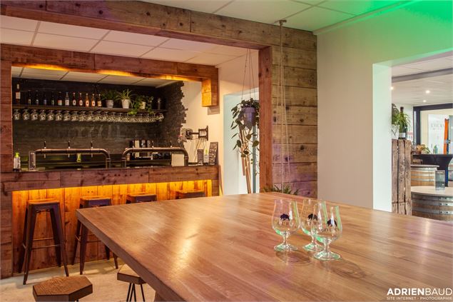 BAR - ADRIEN BAUD