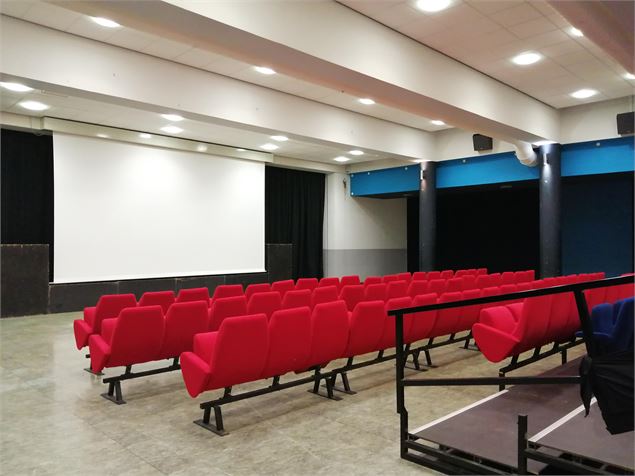 Salle de cinéma et spectacles à la Chaudanne - OTAB