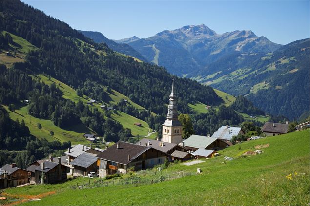Le village d'Hauteluce en été - G. Lansard