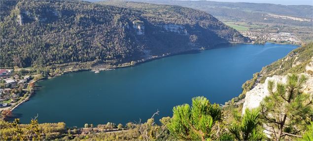 Vue sur le lac de Nantua - J-Y Crespo