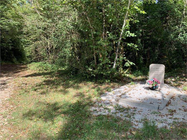 Stèle à la mémoire de Louis Moreau - Maxime Michel