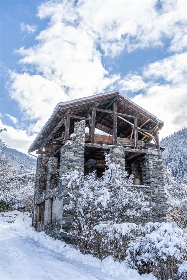 Village 3 - Elliot Gieu