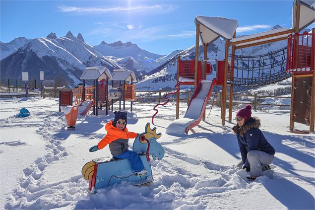 Aire de jeux pour enfants_Saint-Jean-d'Arves