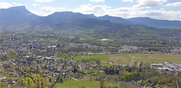 Vue sur Challes-Les-Eaux - Pauline Guelle Germain
