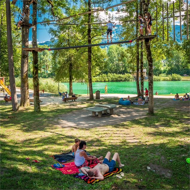 Base de loisirs de Morillon avec le parcours accrobranche - Gilles Piel