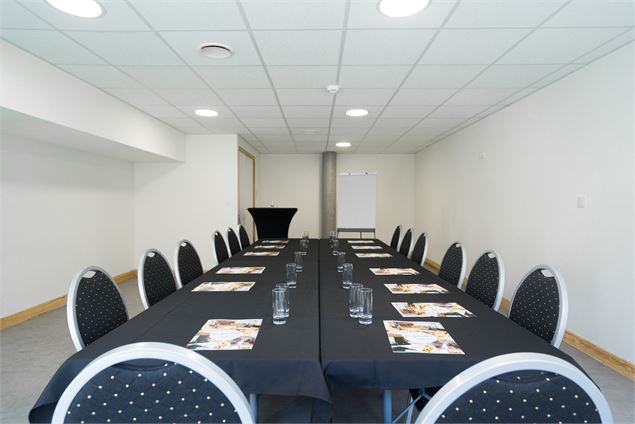Salle de séminaire 30 personnes - Espace Marmotte - Le Bérouze Samoens - Marion Co Photography – Le