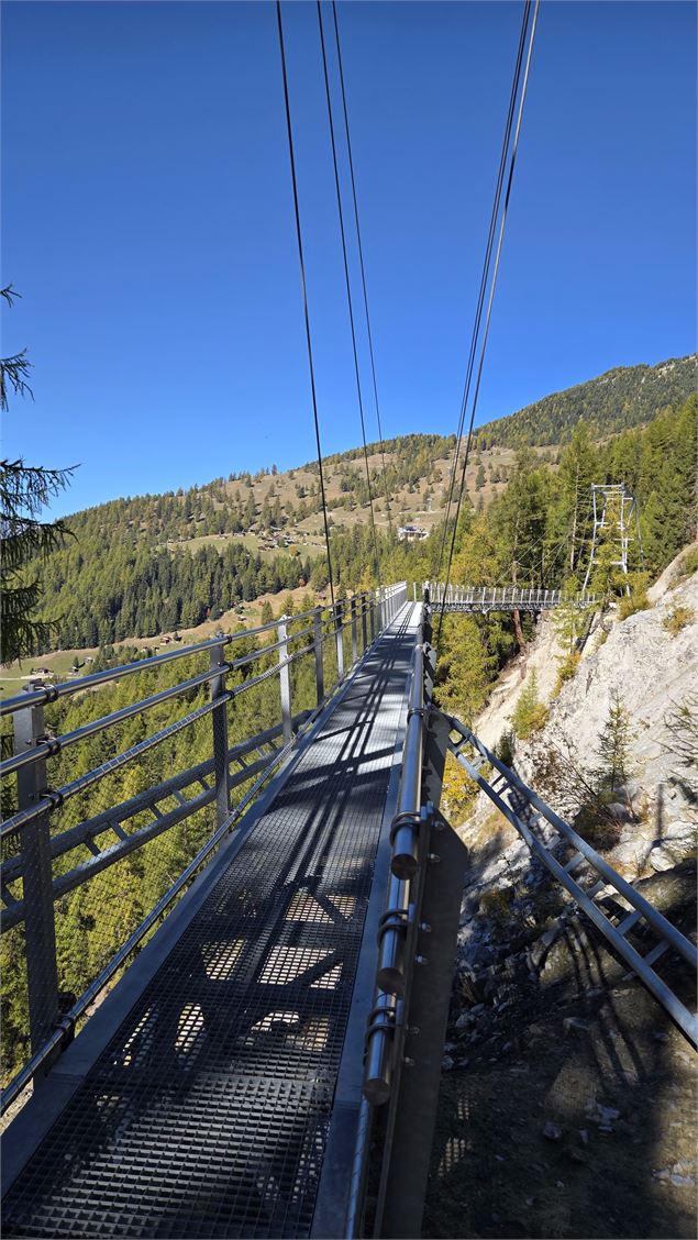 Passerelle des Dzoras_Riddes - @BenoitGaillard