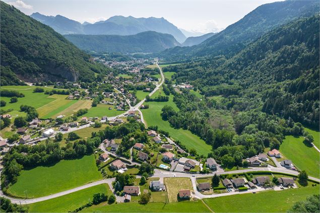 village de la tour - arnaud lesueur