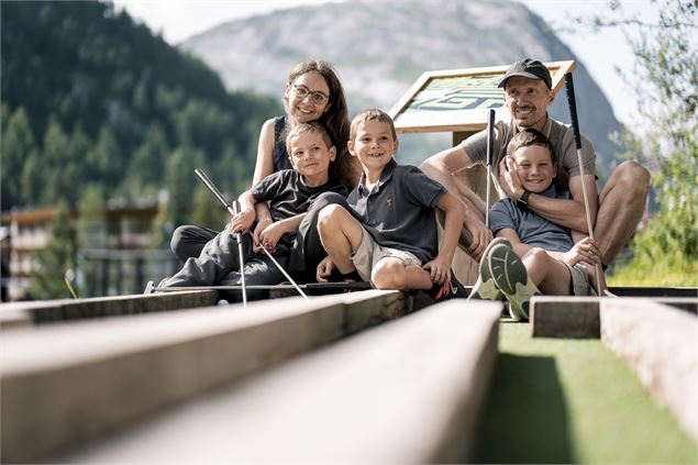 Mini golf_Val-d'Isère - Tristan Shu