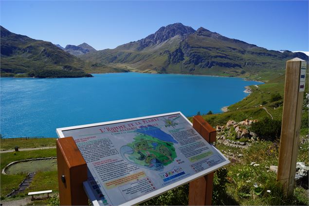 Un panneau explicatif - OTHMV