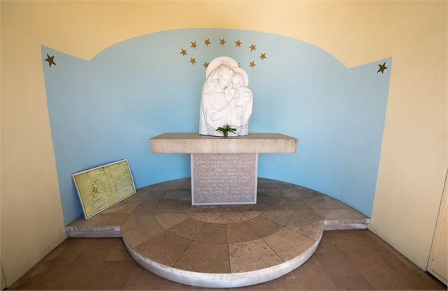 Notre Dame du Sacré Coeur - Grand Angle