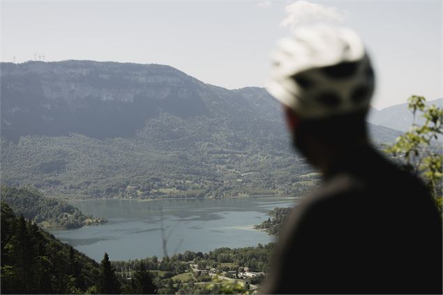 Cycliste belvédère du Col de l'Epine - (Charlotte Lindet-TPC)