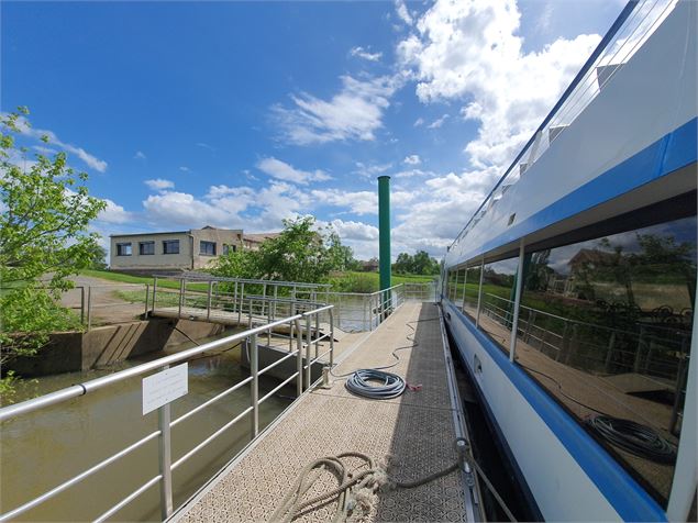Halte fluviale_Asnières-sur-Saône - Office de Tourisme du Pays de Bâgé et de Pont-de-Vaux