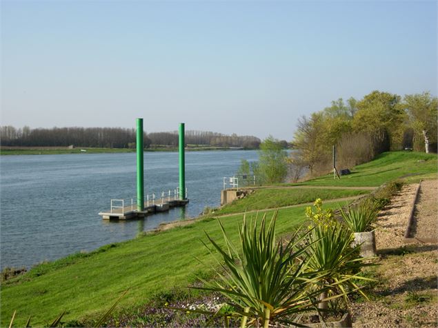 Halte fluviale_Asnières-sur-Saône - Office de Tourisme du Pays de Bâgé et de Pont-de-Vaux