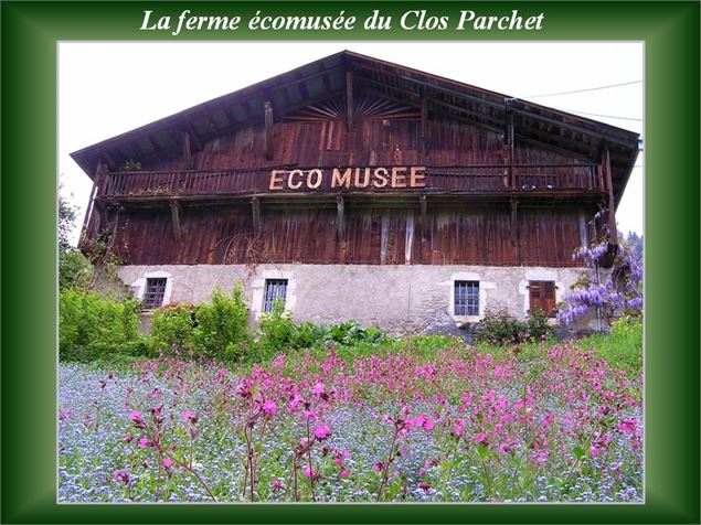 façade sud été présentation - © Écomusée du Clos Parchet
