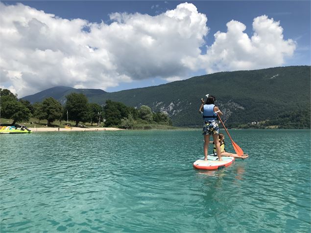 Plage du Sougey à Aiguebelette - Location de paddle - Kahotep