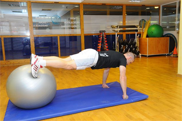 CENTRE DE REMISE EN FORME - CENTRE DE REMISE EN FORME