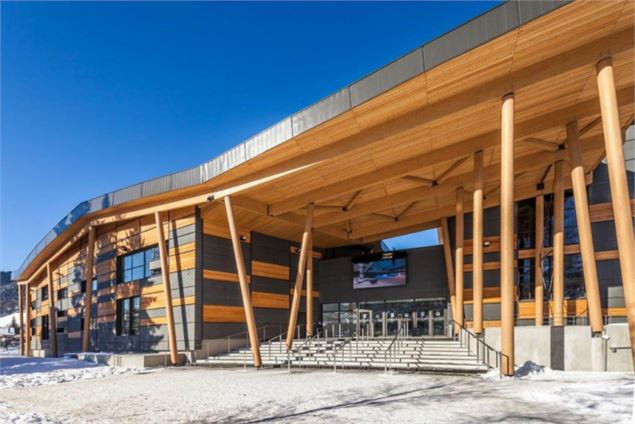 Entrée du Palais des Sports