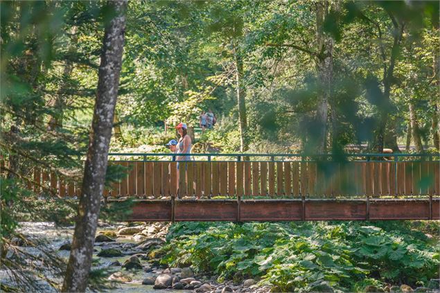 Promenade dans le parc des Dérêches_Morzine - @JBbieuville