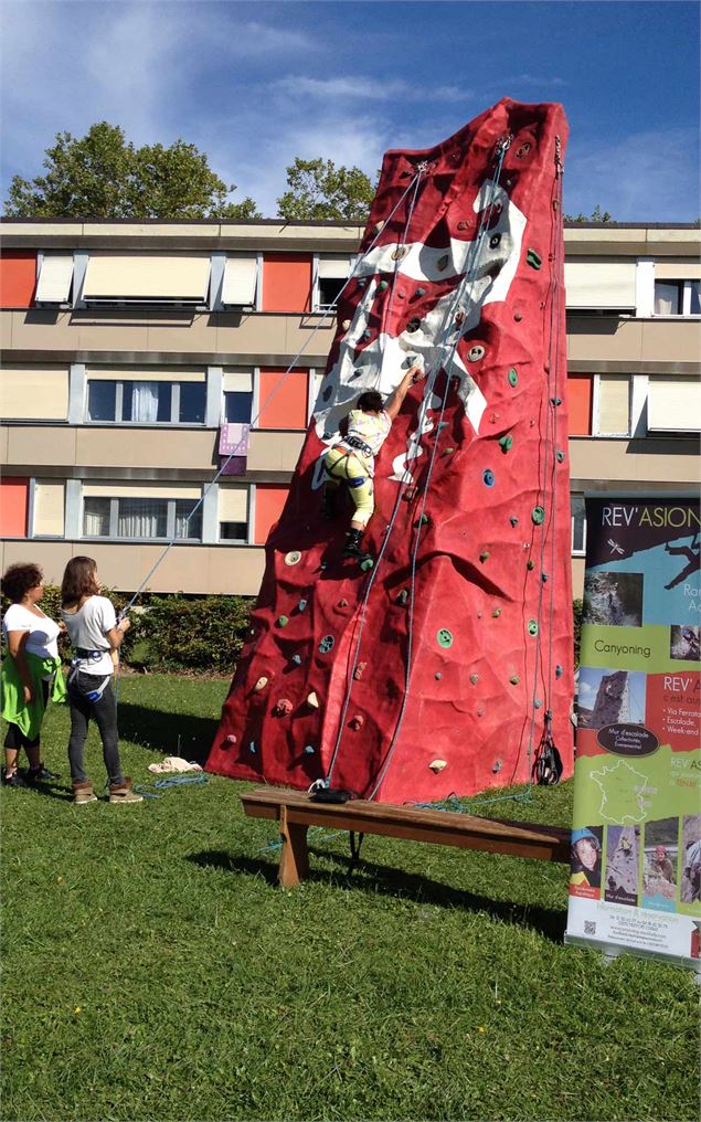 Rev'asion - Mur mobile d'escalade