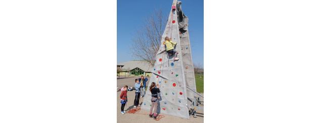 Rev'asion - Mur mobile d'escalade