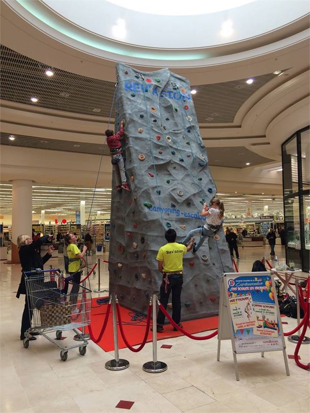 Rev'asion - Mur mobile d'escalade