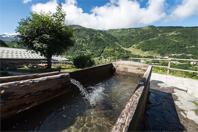 Photo d'un Bacha (fontaine) de la Ville Dessus de Valmeinier - Alban Pernet