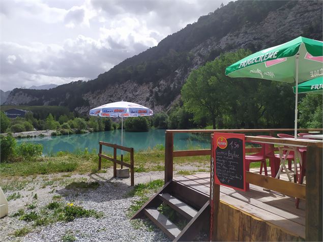 Buvette et petite restauration au plan d'eau de l'Illaz à Modane - Jocelyne Soares
