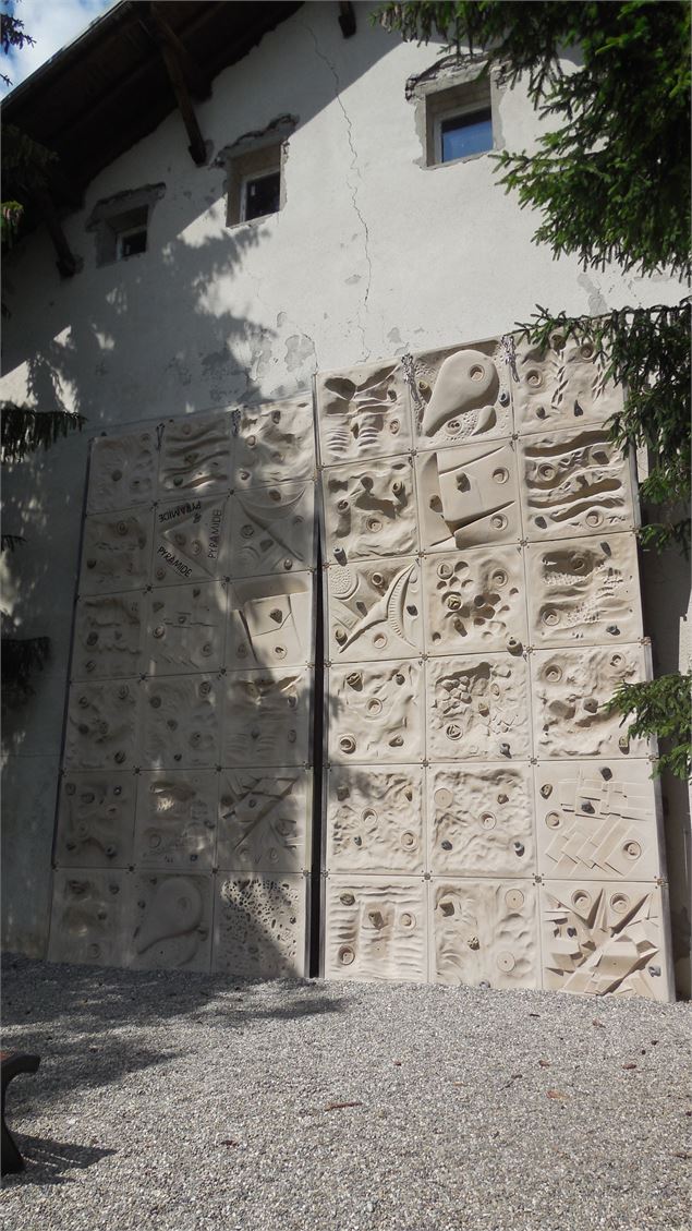 Mur d'escalade artificiel