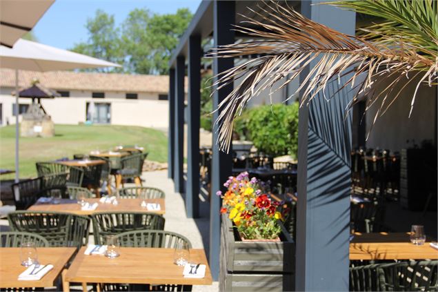 Terrasse du restaurant La Table du Gouverneur - Domaine du Gouverneur