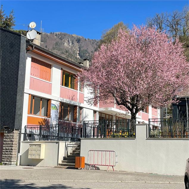 - Ludothèque Monts et Merveilles