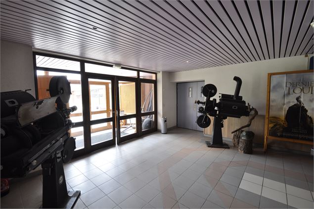 Hall d'entrée salle de cinéma - OTICoeurdemaurienne