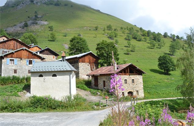 Montée cyclo à Val Thorens par St-Jean-de-Belleville - © Savoie Mont Blanc - Anglade