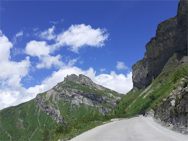 Montée cyclo du Cormet de Roselend depuis Beaufort - V.Ballanfat - SMBT