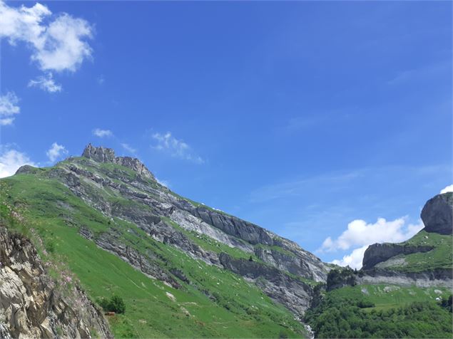 Montée cyclo du Cormet de Roselend depuis Beaufort - V.Ballanfat - SMBT