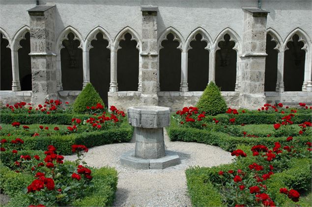 Cloître de Saint-Jean-de-Maurienne - P. Dompnier