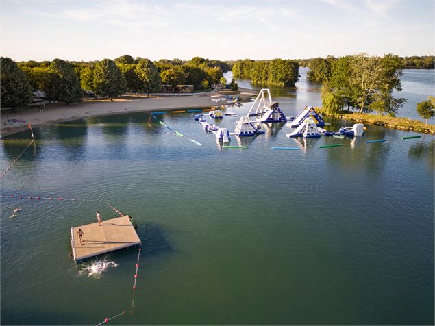 plan d'eau et Aquafolies - Christophe Thieux