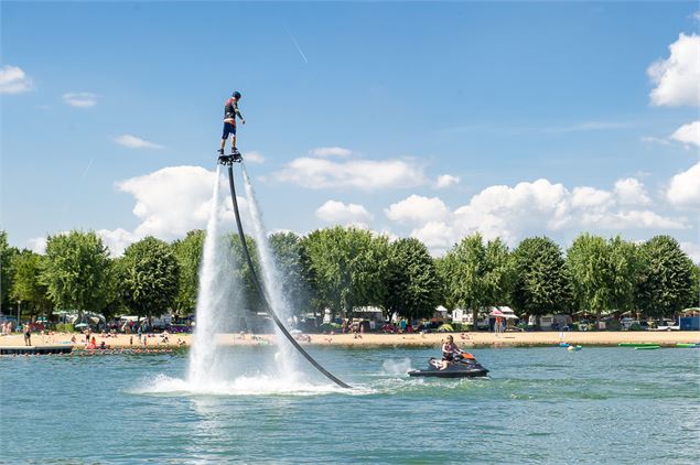 Plan d'eau et Flyboard - Christophe Thieux