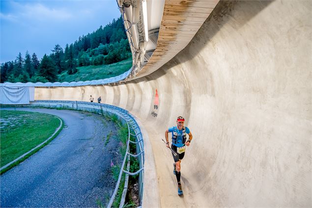 A la découverte de la piste de Bobsleigh - JNJ